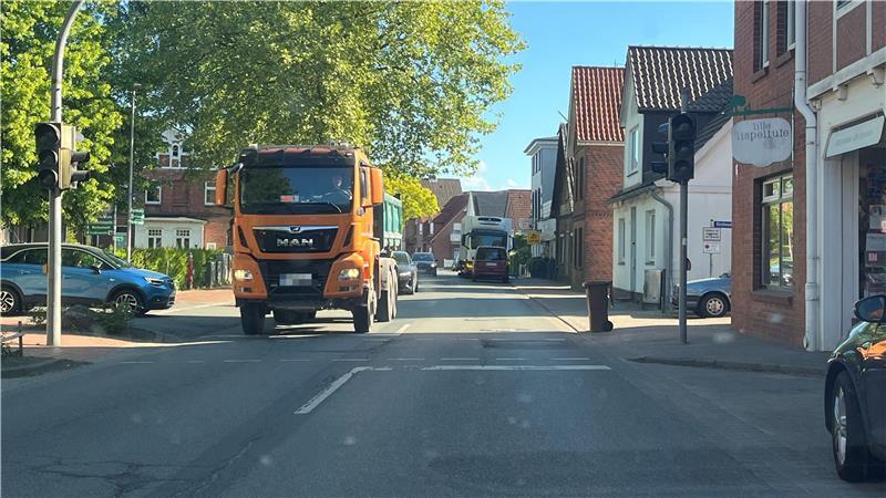 Die Ortsdurchfahrt in Steinkirchen muss grundsaniert werden.