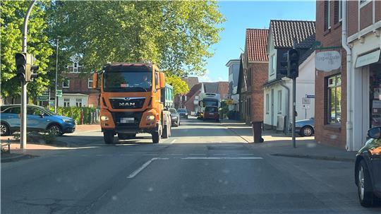 Die Ortsdurchfahrt in Steinkirchen muss grundsaniert werden.