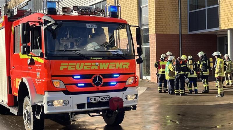 Die Ortsfeuerwehren Stade und Bützfleth waren im Einsatz.