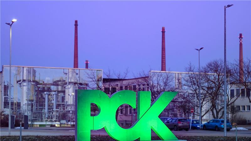 Die Ostbeauftragte der Bundesregierung, Elisabeth Kaiser, besucht die PCK-Raffinerie in Schwedt. (Archivbild)