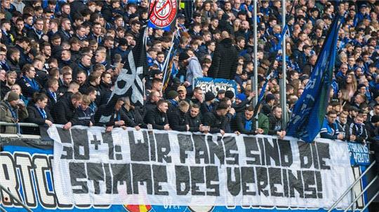 Die Paderborner Fans sind gegen einen Einstieg eines Investors bei der DFL.