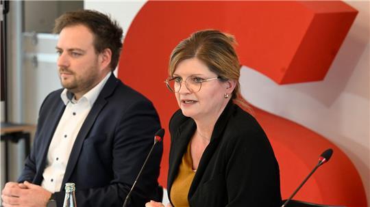 SPD-Experiment mit Wähler-Frust in NRW: Hau-den-Lukas Die Parteichefin der SPD in Nordrhein-Westfalen, Sarah Philipp, und Generalsekretär Cordes stellen eine außergewöhnliche Kampagne vor. (Archivbild)