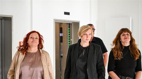 Die Parteispitzen um Bettina König (SPD), Nina Stahr (Grüne) und Kerstin Wolter (Linke) haben sich auf Sondierungen geeinigt.
