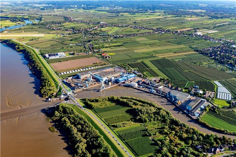 Neue Gerüchte um die Zukunft der Sietas-Werft Die Pella-Sietas-Werft in Neuenfelde. Foto: Martin Elsen