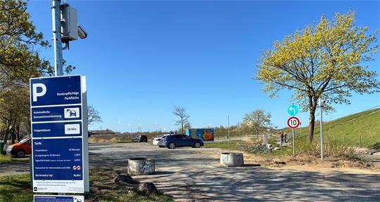 Die Peter Park-Kamera steht jetzt nicht nur am Parkplatz Bassenflether Strand, sondern auch auf den Parkplätzen am Lühe-Anleger in Grünendeich.