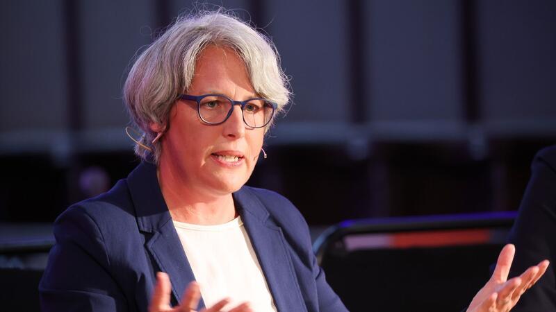 Die Pflicht zur Speicherung von IP-Adressen für einen begrenzten Zeitraum könne einen wichtigen Beitrag zum Kinderschutz leisten, findet Claus.