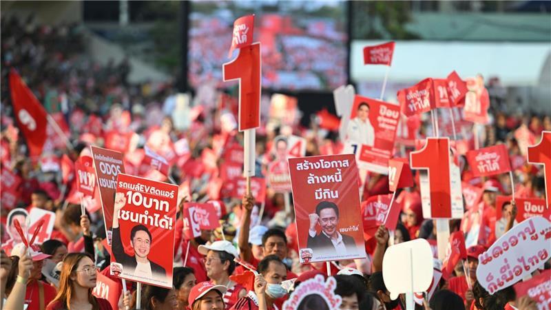 Die Pheu Thai ist eine der größten Parteien in Thailand. 
