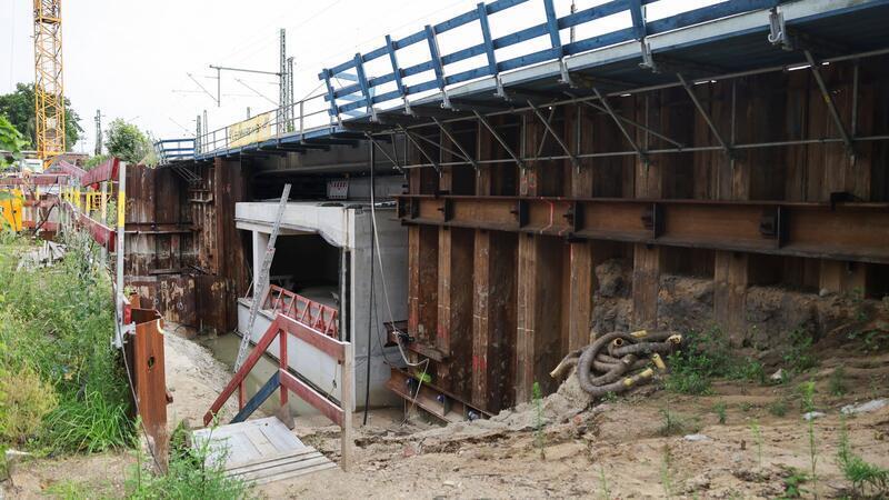 Die Planung eines S-Bahntunnels zwischen dem neuen Bahnhof Altona und dem Hamburger Hauptbahnhof kommt nicht voran. (Archivbild)