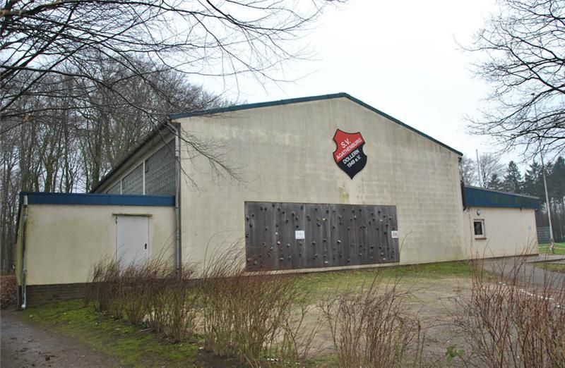Die Planung hat begonnen: Ob die Mehrzweckhalle in Agathenburg saniert oder neu gebaut werden soll, darüber muss der Rat entscheiden. Archivfoto: Lohmann