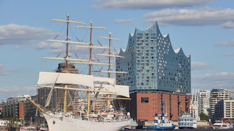 Die Plaza der Elbphilharmonie bietet einen tollen Ausblick über die Stadt