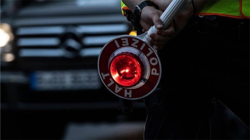 32-Jährige aus Hammah betrunken und berauscht am Steuer Die Polizei Hemmor stoppte die Alkoholfahrt der 32-Jährigen aus Hammah.