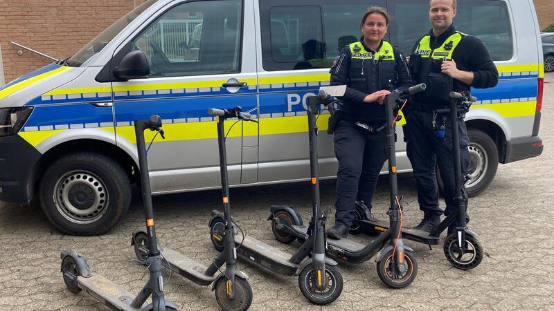 Autodiebe im Landkreis nehmen VW-Bulli ins Visier Die Polizei Rotenburg stellte gestohlene E-Scooter im größeren Stil sicher.
