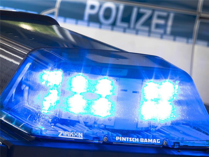 Einbruch bei Expert Bening in Stade – Teure Handys gestohlen Die Polizei Stade sucht mögliche Zeugen für den Einbruch in Stade-Haddorf. Symbolfoto: dpa