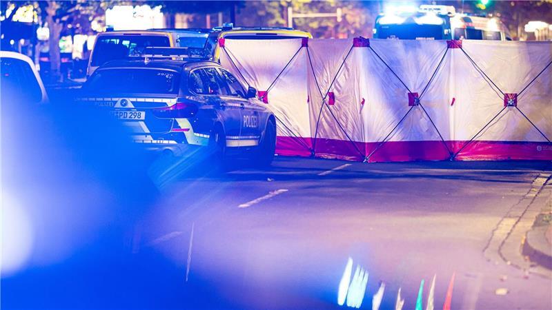 Schüsse mit Totem in Hannover - Was bisher bekannt ist Die Polizei bittet, den Bereich zu meiden.