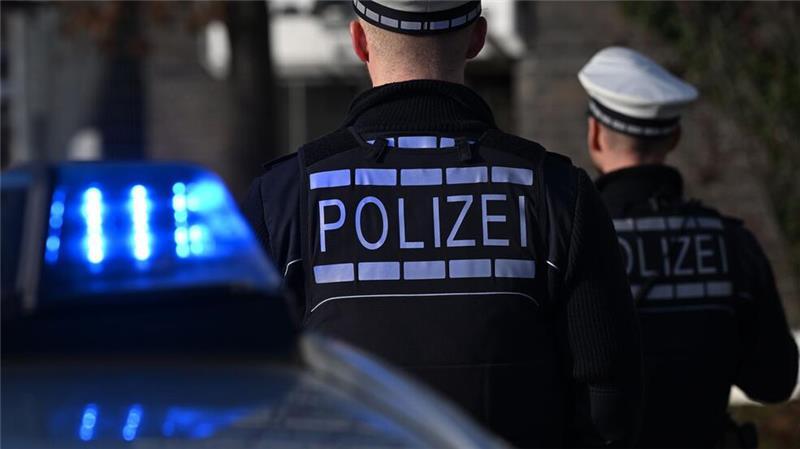 Die Polizei bittet um Zeugenhinweise nach einem Raubüberfall in Hamburg-Wilhelmsburg. (Symbolbild)