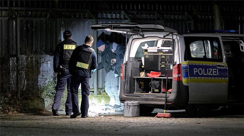 Polizei geht nach Explosion nicht von Angriff aus Die Polizei ermittelt.