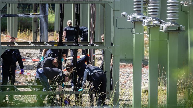 Die Polizei ermittelt nach dem Brand am Umspannwerk. 
