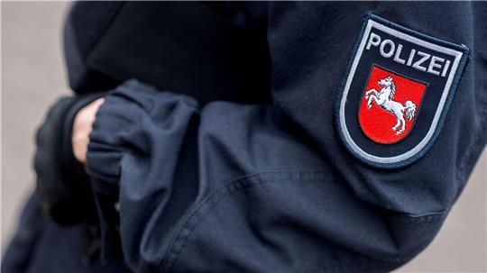 Die Polizei ermittelt sowohl gegen den Vater als auch den Sohn. (Symbolbild)