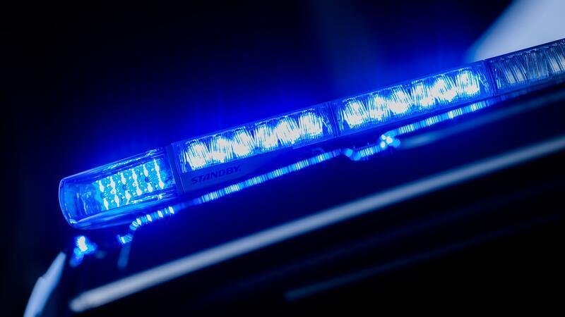 Die Polizei ermittelt wegen des Verdachts der Gefährdung des öffentlichen Friedens und will den Männern die Kosten des Einsatzes in Rechnung stellen. (Symbolbild)