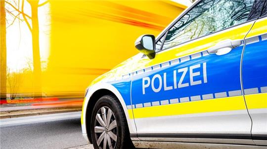 Die Polizei ermittelt wegen verschiedener Straftaten nach einer Schlagerparty in Bremen.