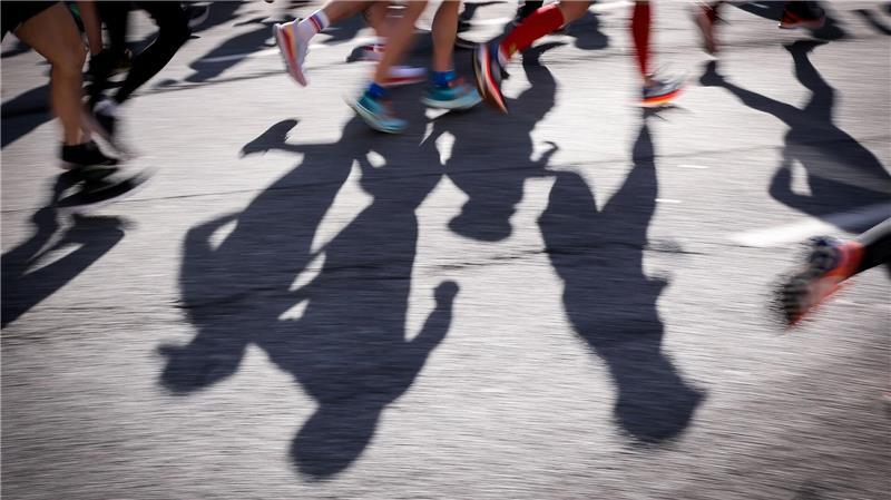 Die Polizei erwartet rund 40.000 Läufer. (Archivbild)