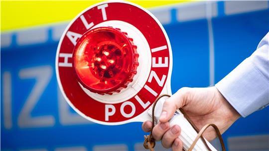 Die Polizei erwischte bei Kontrollen an der A 1 mehrere Autofahrer ohne Führerschein.