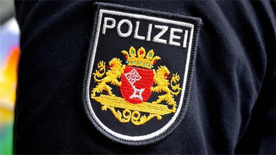 Die Polizei fahndet nach dem mutmaßlichen Täter. (Symbolbild)