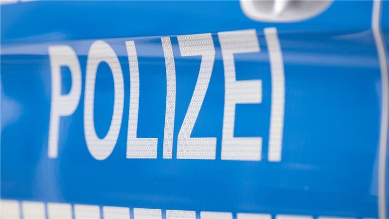 Die Polizei fahndet noch immer nach dem unbekannten Täter. (Symbolbild)