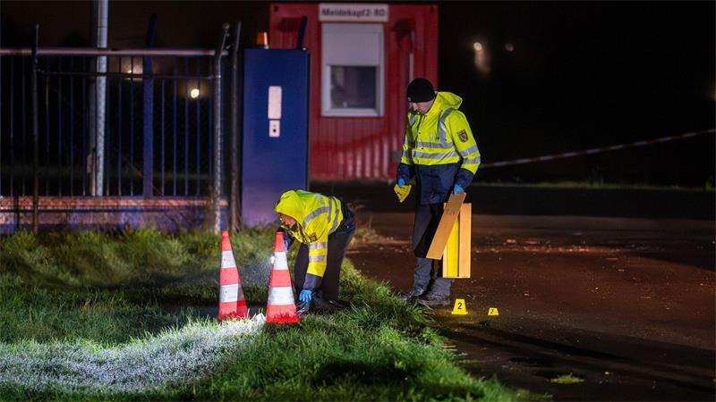 Die Polizei fand zunächst keine unberechtigten Personen auf dem Gelände. 