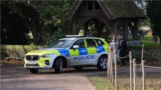 Die Polizei führt ihre Ermittlungen gegen Andrew fort. 