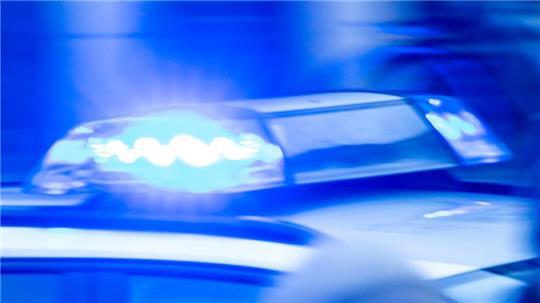 Die Polizei geht davon aus, dass die Diebe mit einem entsprechenden Transporter vor Ort waren.