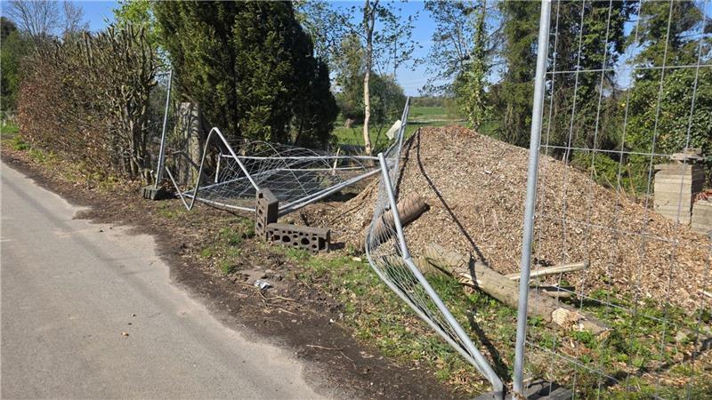 Die Polizei geht von einem Schaden von mehreren Hundert Euro aus.