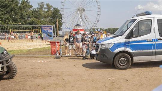 Die Polizei hat 102 Straftaten auf dem Festival registriert - darunter eine Vergewaltigung (Symbolbild).