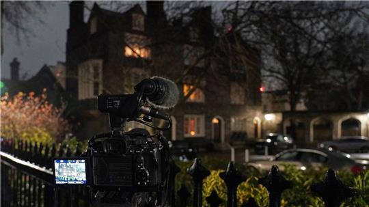 Die Polizei hat Mandelson im Zusammenhang mit seinen Beziehungen zu Epstein verhaftet.