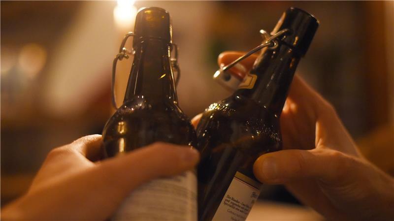 Die Polizei hat am Samstagmorgen in Stade einen alkoholisierten Autofahrer erwischt (Symbolbild).