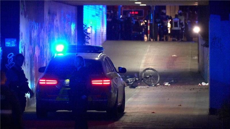 Toter und Verletzte bei nächtlicher Explosion in Völklingen Die Polizei hat den Ort der Explosion abgesperrt.