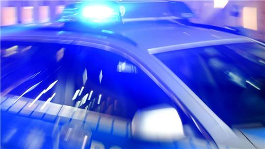Die Polizei hat einen Geisterfahrer auf der A7 mit Hilfe einer Nagelsperre gestoppt. (Symbolbild)