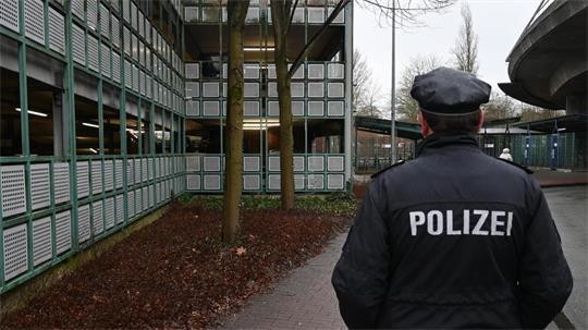 Die Polizei hat einen Mann gefasst, der offenbar einen Stader schwer verletzte. (Symbolbild)