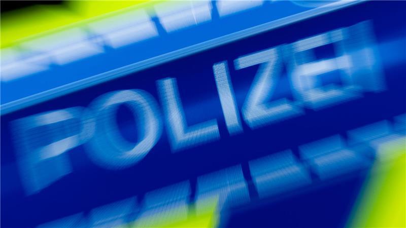 Die Polizei hat nach dem Fund einer Leiche zwei Verdächtige festgenommen. (Symbolbild)
