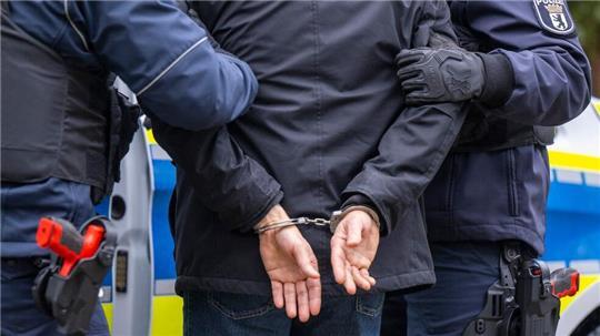 Die Polizei hat zwei mutmaßliche Diebe in Buxtehude gefasst. 
