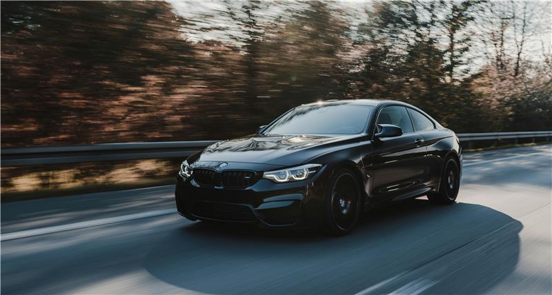 Die Polizei hatte den jungen Mann zuvor auf der A27 im nicht zugelassenen BMW erwischt. (SYMBOLBILD)