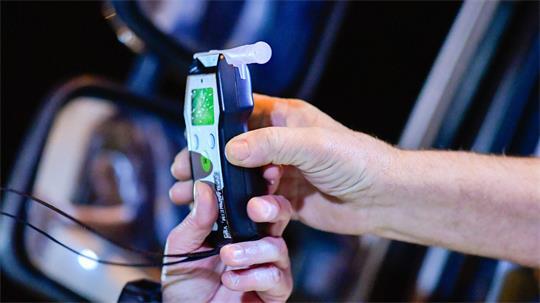 Die Polizei im Kreis Harburg hat mehrere alkoholisierte Autofahrer erwischt. (Symbolbild)