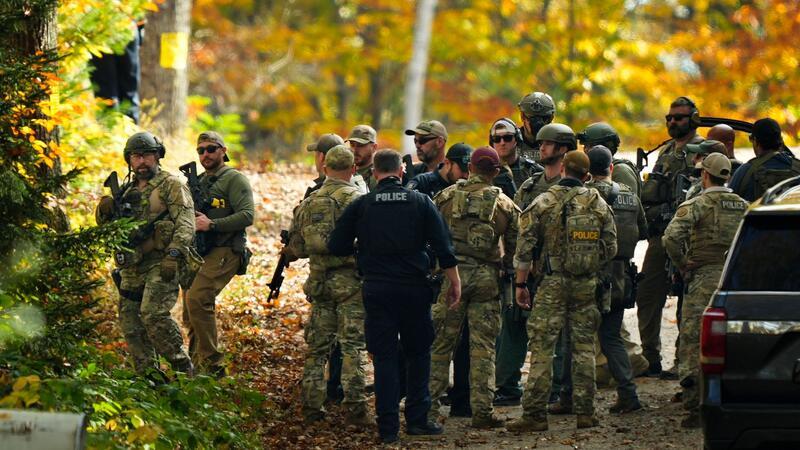 Maine: Mutmaßlicher Schütze tot - Was ist das Motiv? Die Polizei im US-Bundesstaat Maine ist mit einem Großaufgebot im Einsatz.