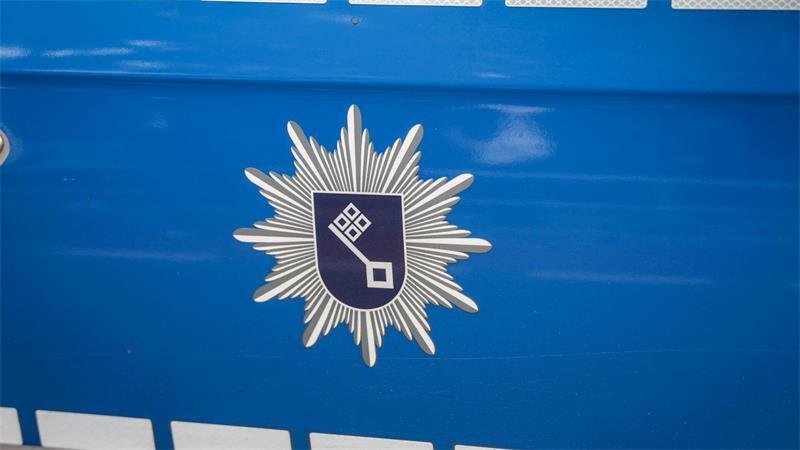 Die Polizei in Bremen sucht einen Dieb, der ein Lebensmittelgeschäft überfallen haben soll. (Symbolbild)