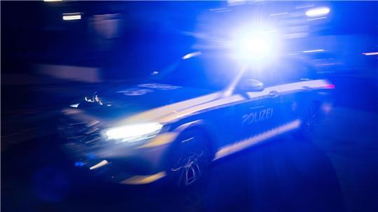 Die Polizei in Delmenhorst sucht nach Schüssen auf einen Mann nach den Verdächtigen. (Symbolbild)