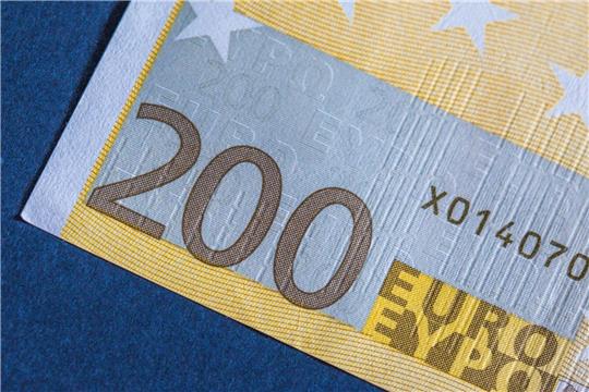 Die Polizei in Hamburg hat bei einem 19-Jährigen gefälschte 200-Euro-Scheine gefunden (Symbolbild). Foto: Pixabay/A_Different_Perspective