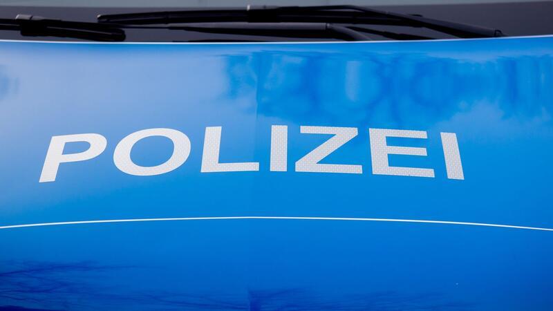 Polizei stoppt Lkw-Fahrer mit Nagelkette Die Polizei in NRW konnte einen flüchtenden LKW-Fahrer erst mit einer Nagelkette stoppen (Symbolbild).