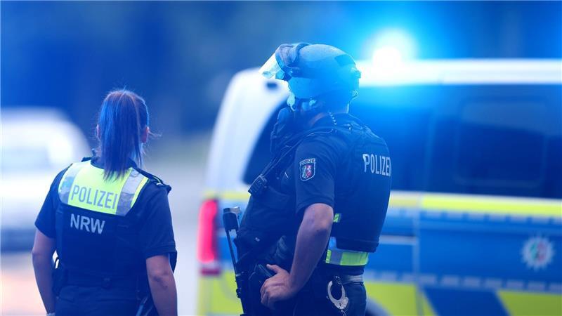 Polizist in Dortmund angeschossen - Kinder als Geiseln? Die Polizei ist in Dortmund zu einem Großeinsatz ausgerückt.