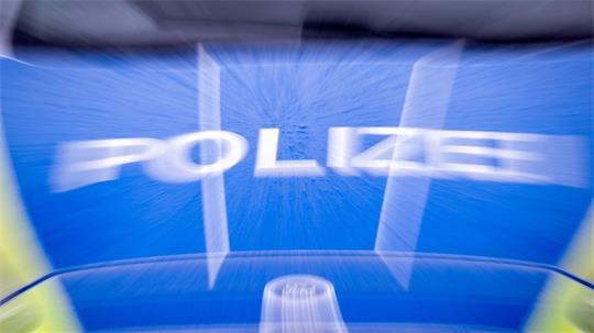 Die Polizei ist wegen eines mutmaßlichen Raubüberfalls auf einen Geldtransporter nach Lankwitz ausgerückt. (Symbolbild)