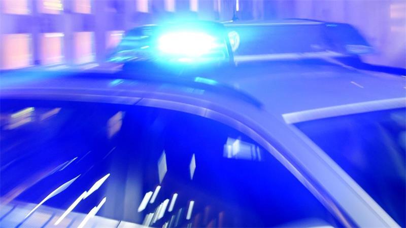 Die Polizei kontrollierte einen Autofahrer, der seinen Führerschein wegen Trunkenheit am Steuer verloren hatte.